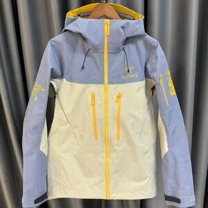 Arc'teryx Alpha SV Jacket — Two-Tone GORE-TEX Hardshell